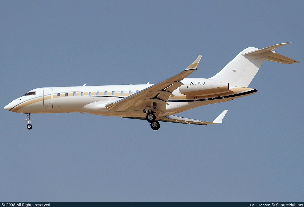 Photo of N754TS - Bombardier Global Express XRS operated by Aero Toy Store