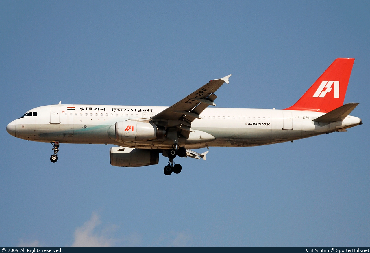 Photo of VT-EPF - Airbus A320-231 operated by Indian Airlines