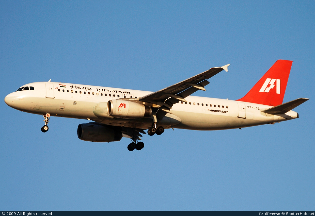 Photo of VT-ESC - Airbus A320-231 operated by Indian Airlines