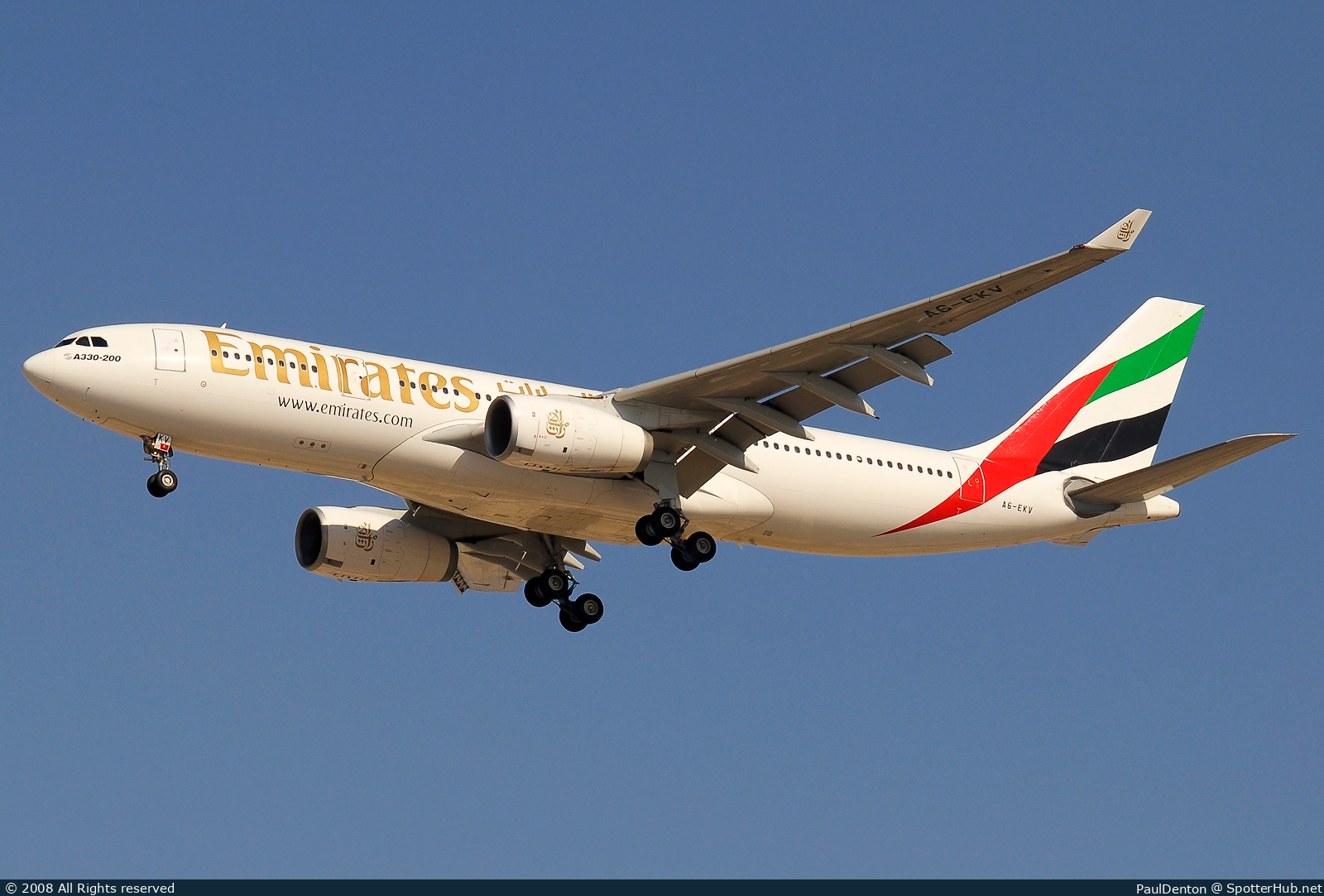 Photo of A6-EKV - Airbus A330-243 operated by Emirates