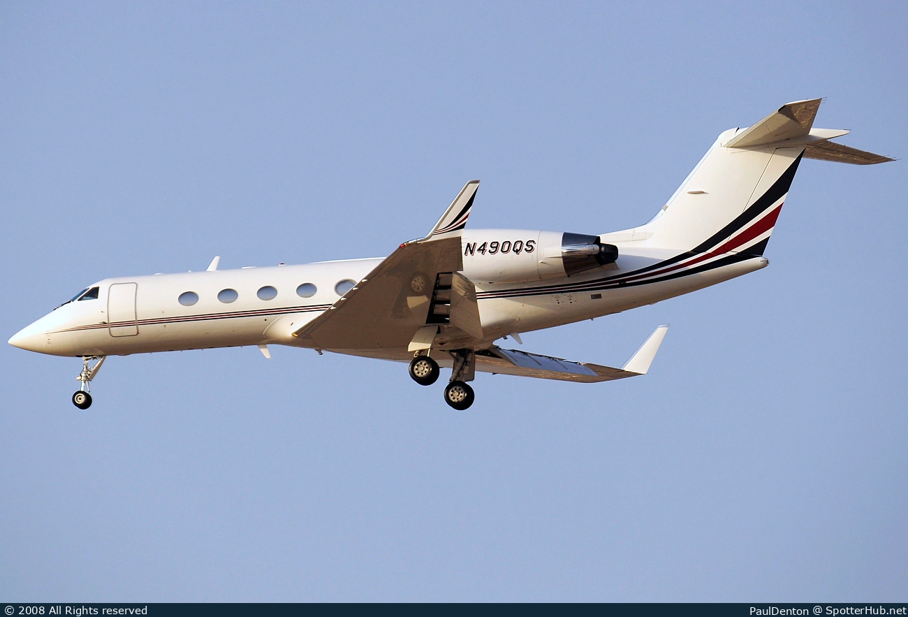 Photo of N490QS - Gulfstream GIV-SP operated by NetJets