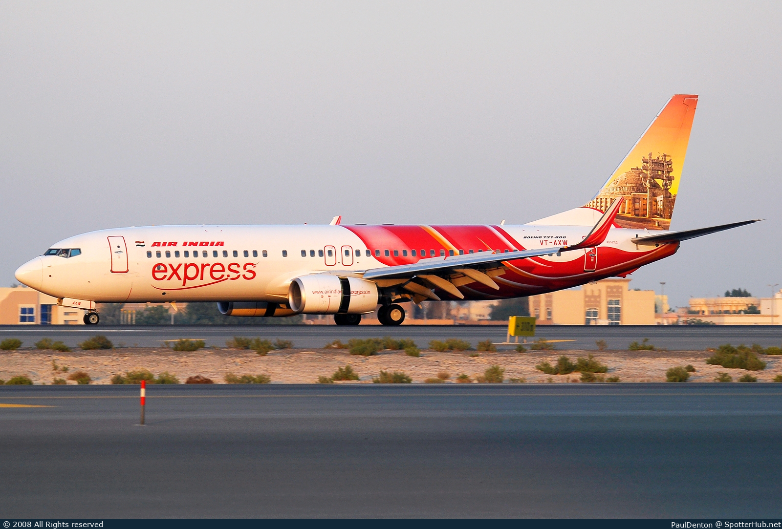 Photo of VT-AXW - Boeing 737-8HG operated by Air India Express