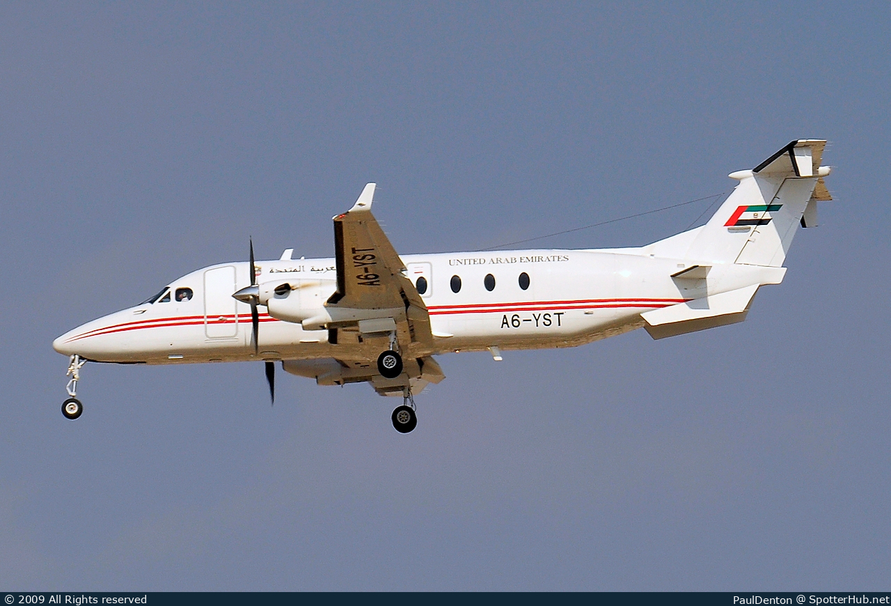 Photo of A6-YST - Boeing 737-8SA operated by Dubai Royal Air Wing
