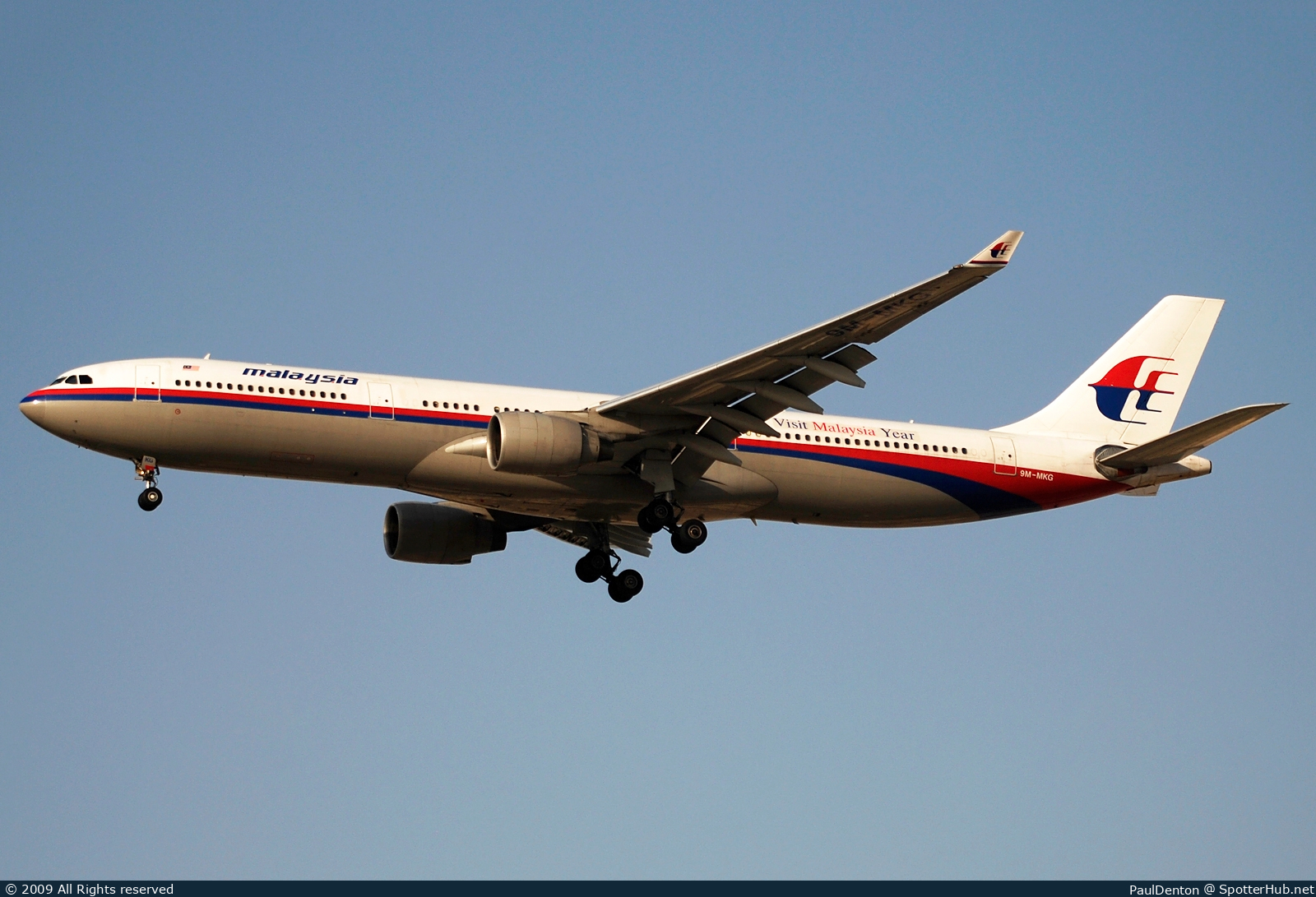 Photo of 9M-MKG - Airbus A330-322 operated by Malaysia Airlines
