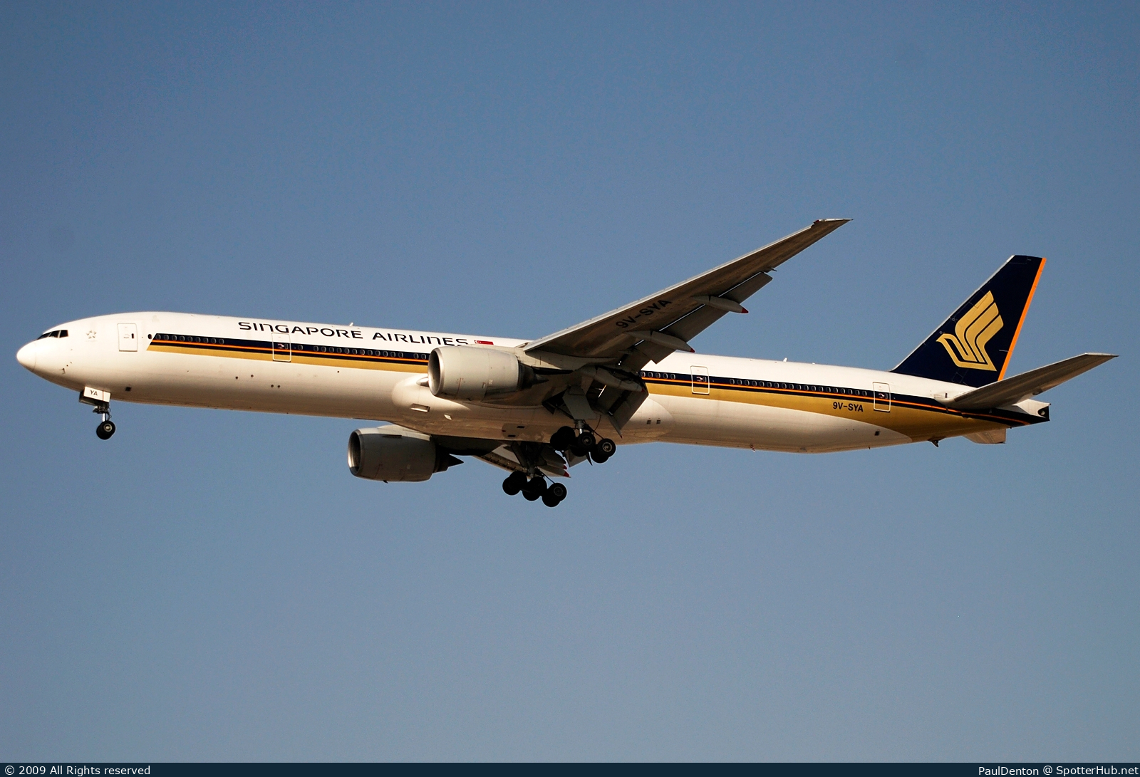 Photo of 9V-SYA - Boeing 777-312 operated by Singapore Airlines