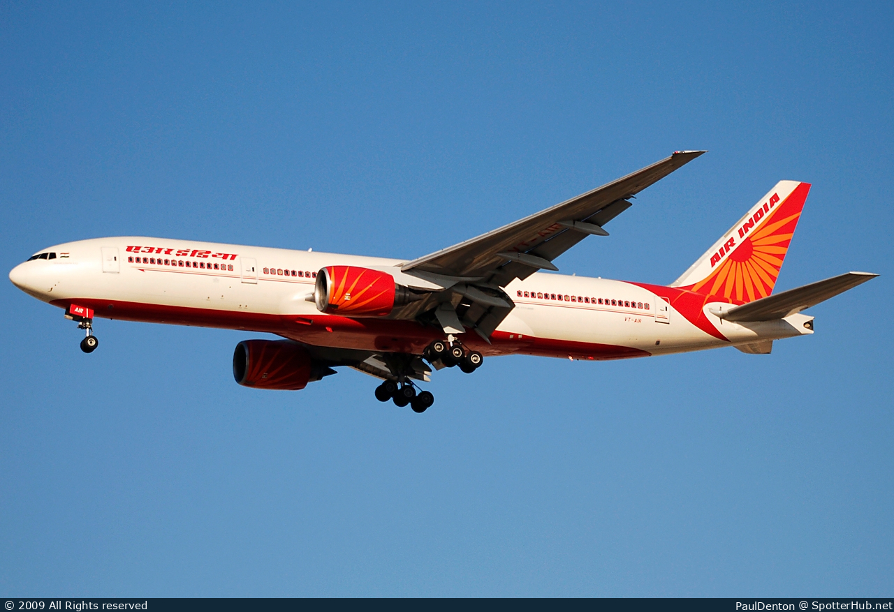 Photo of VT-AIR - Boeing 777-222 operated by Air India