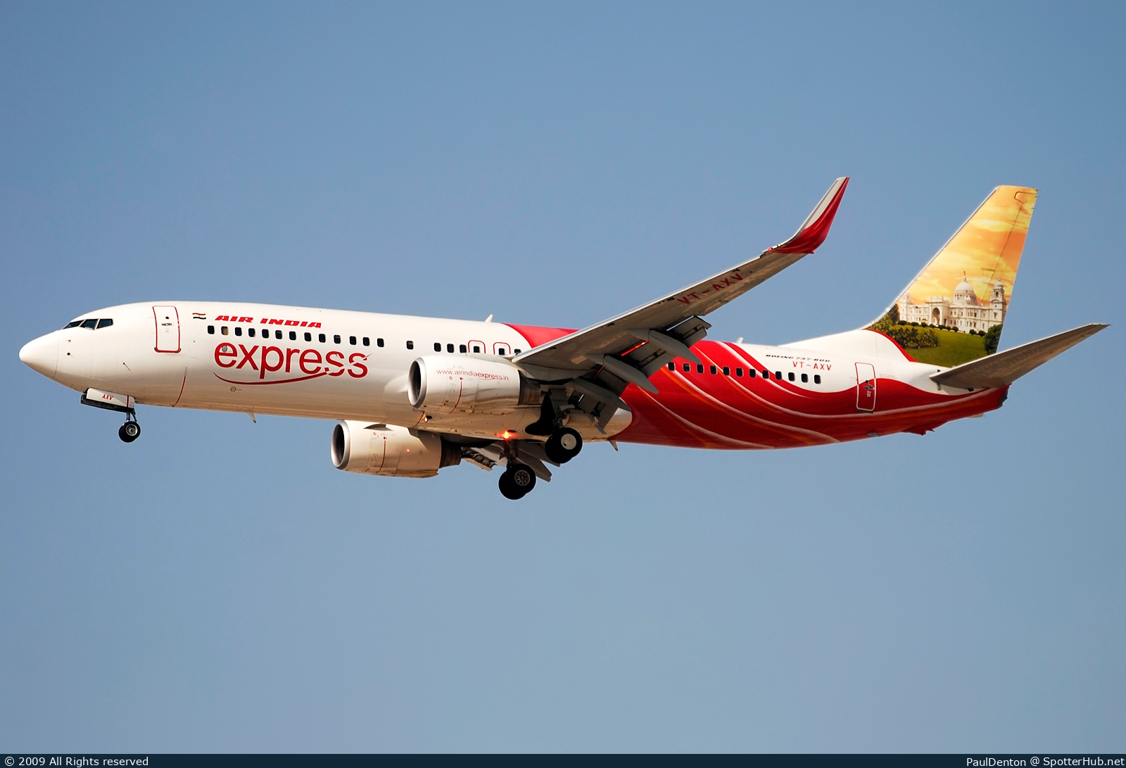 Photo of VT-AXV - Boeing 737-8HG operated by Air India Express