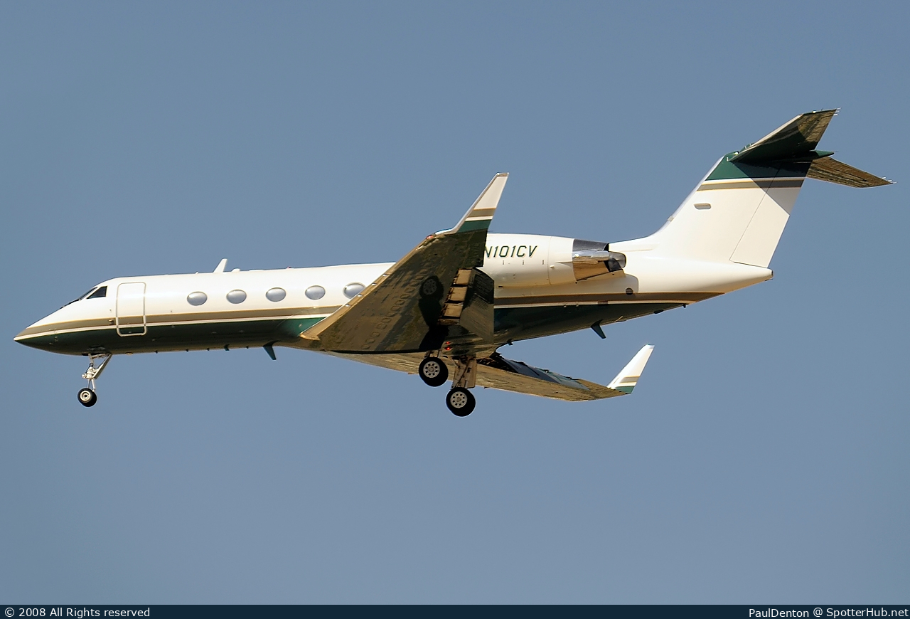 Photo of N101CV - Gulfstream GIV-SP operated by Private