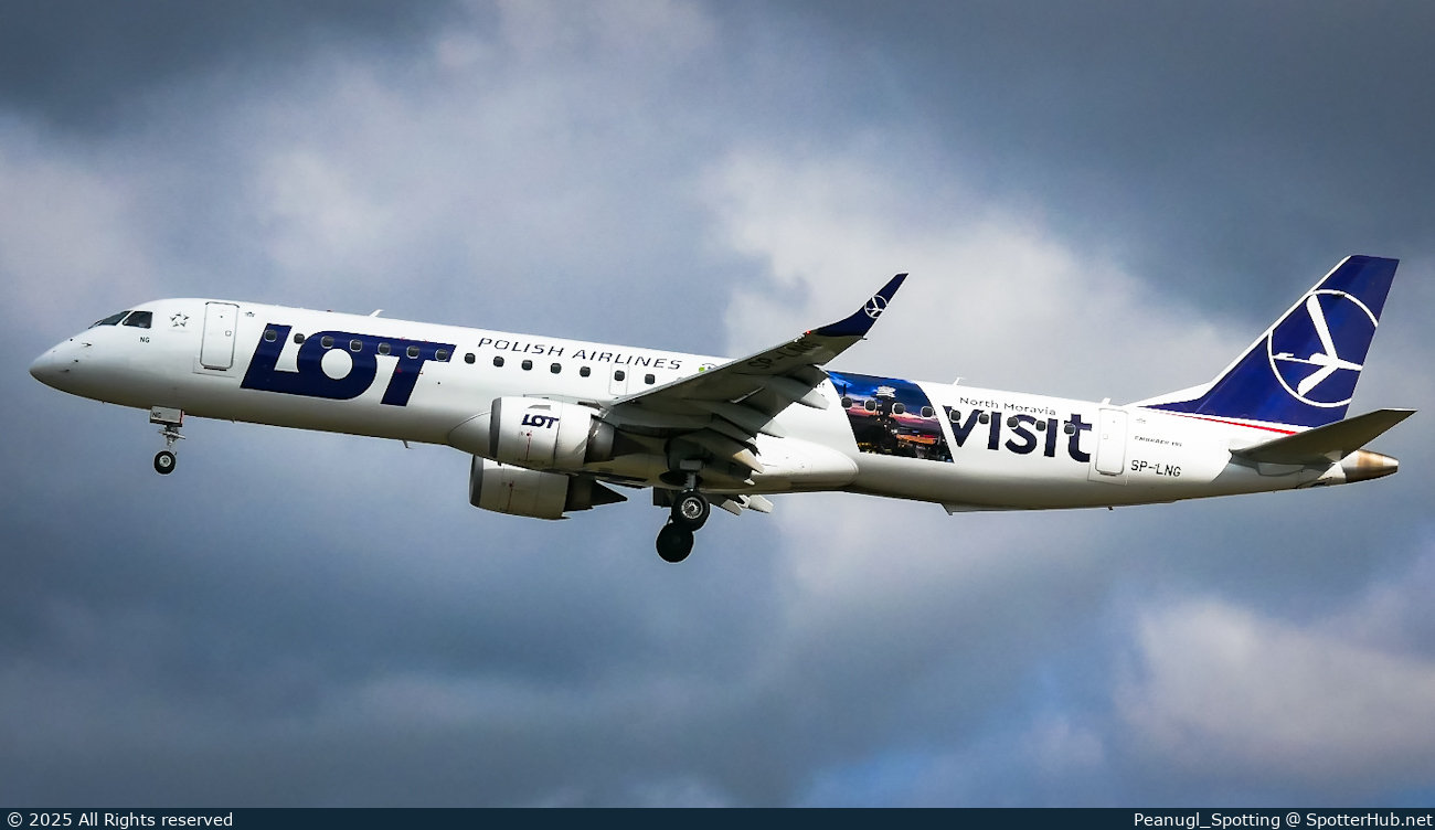 Photo of SP-LNG - Embraer ERJ-195AR operated by LOT Polish Airlines