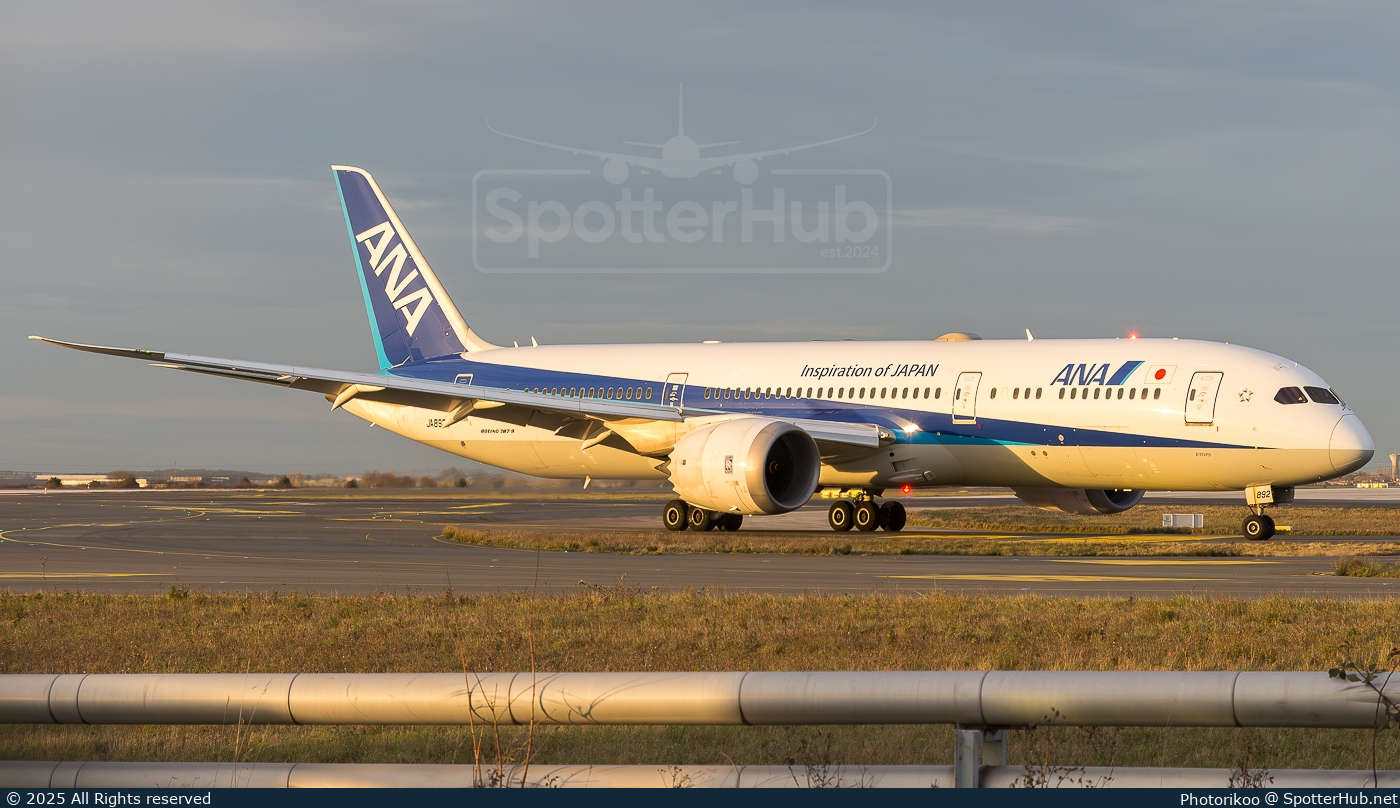 Photo of JA892A - Boeing 787-9 Dreamliner operated by ANA All Nippon Airways (opb Air Japan)