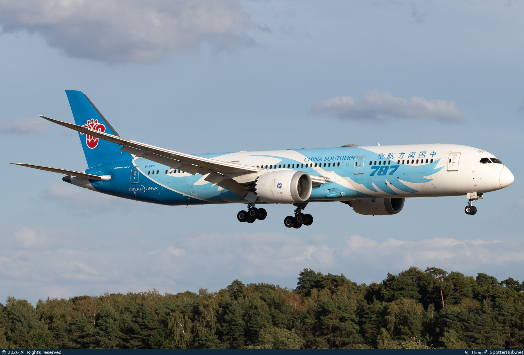 Photo of B-209E - Boeing 787-9 Dreamliner operated by China Southern Airlines