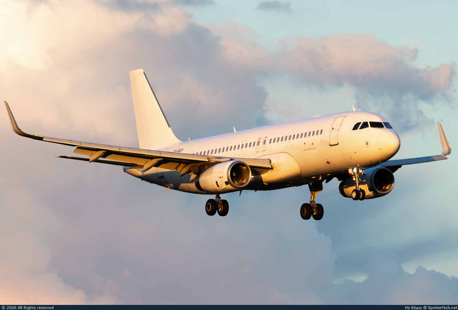 Photo of OY-RUY - Airbus A320-232 operated by DAT Danish Air Transport