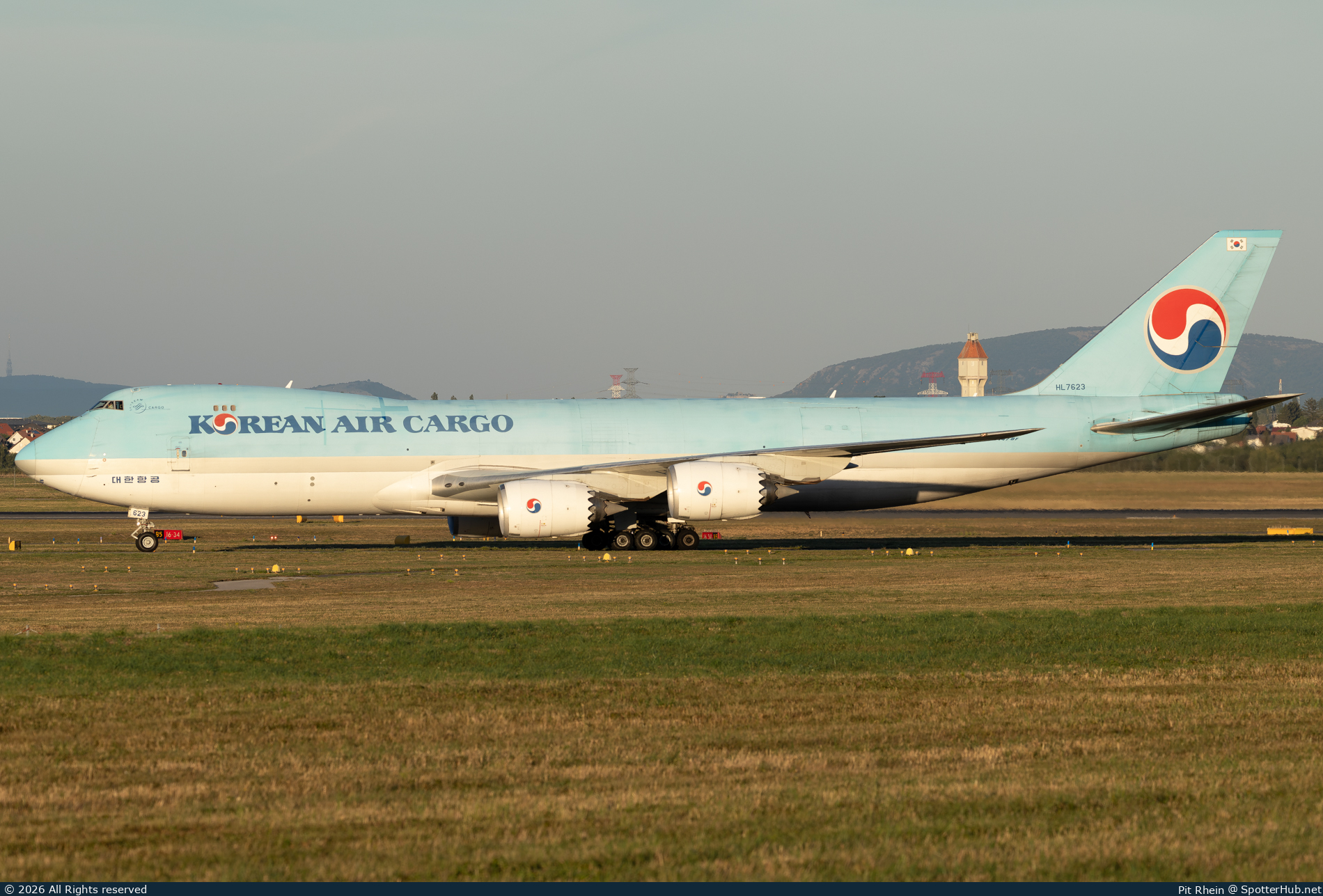 Photo of HL7623 - Boeing 747-8B5F operated by Korean Air Cargo
