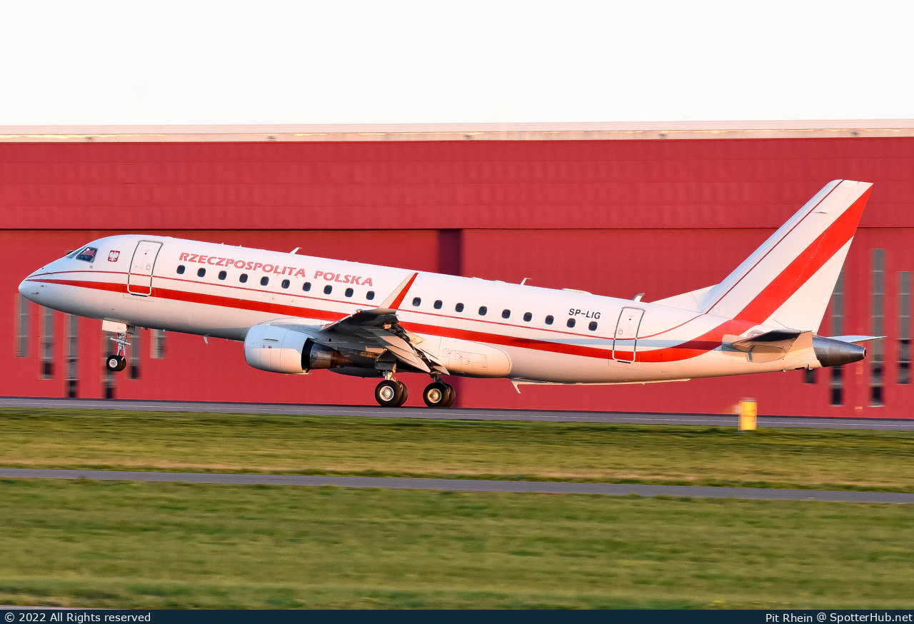 Photo of SP-LIG - Embraer ERJ-175LR operated by Government of Poland