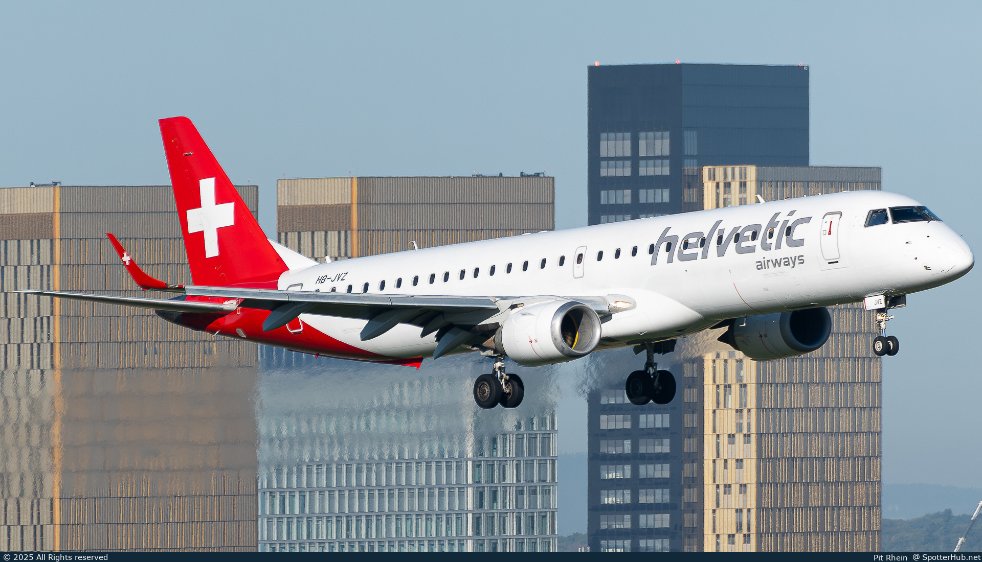 Photo of HB-JVZ - Embraer ERJ-195AR operated by Helvetic Airways