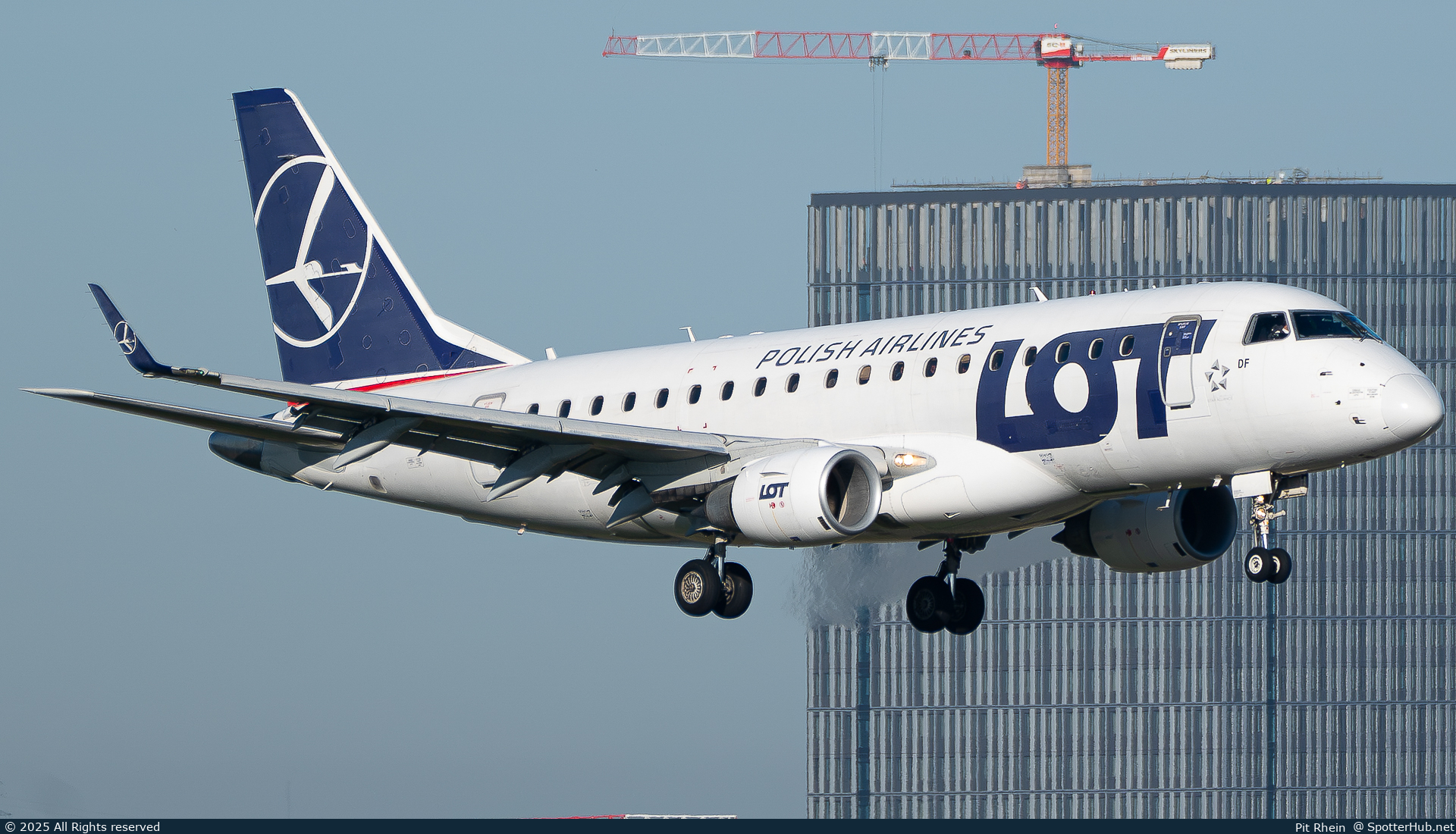 Photo of SP-LDF - Embraer ERJ-170LR operated by LOT Polish Airlines