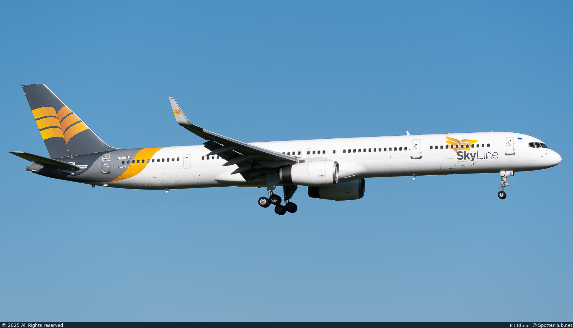 Photo of UR-SLE - Boeing 757-330 operated by Skyline Express Airlines