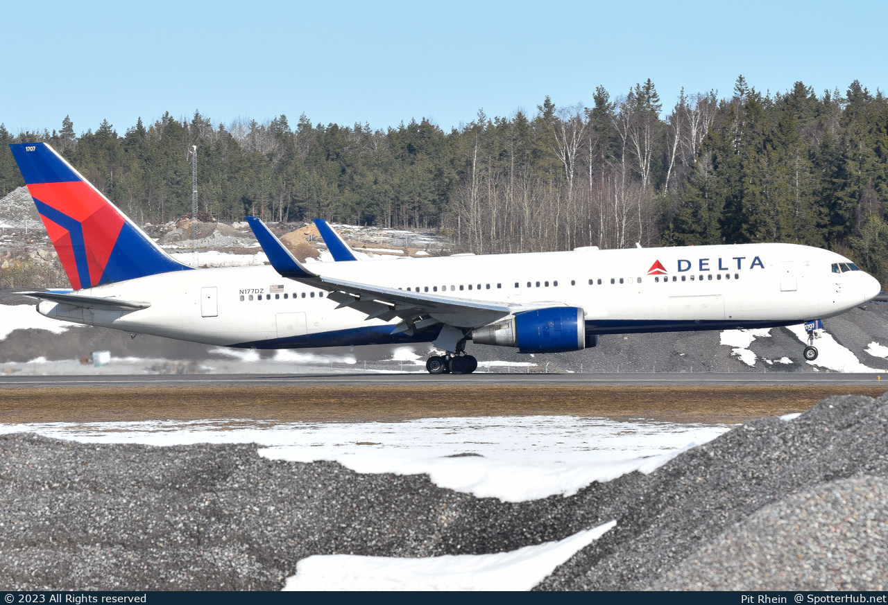 Photo of N177DZ - Boeing 767-332(ER) operated by Delta Air Lines