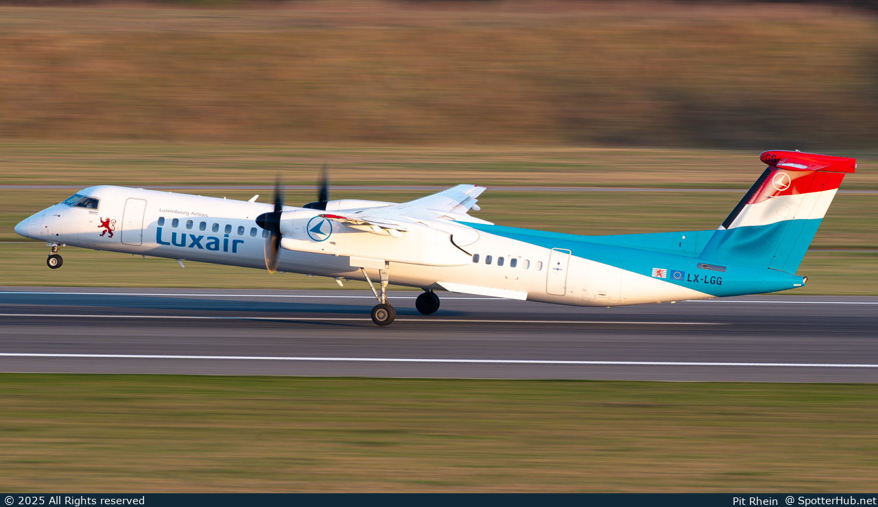 Photo of LX-LGG - Bombardier DHC-8-402 Dash 8 Q400 operated by Luxair