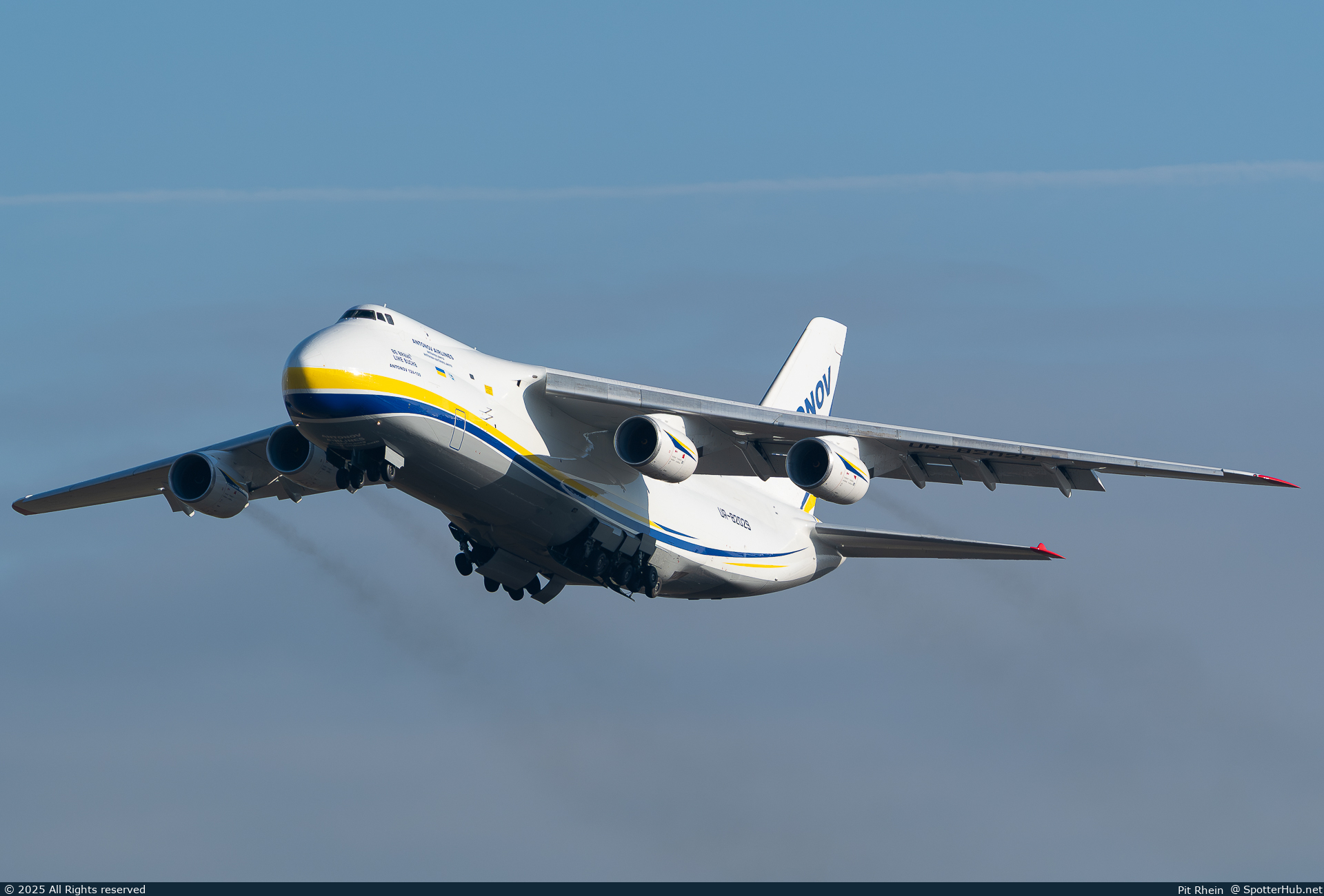 Photo of UR-82029 - Antonov An-124-100 Ruslan operated by Antonov Airlines