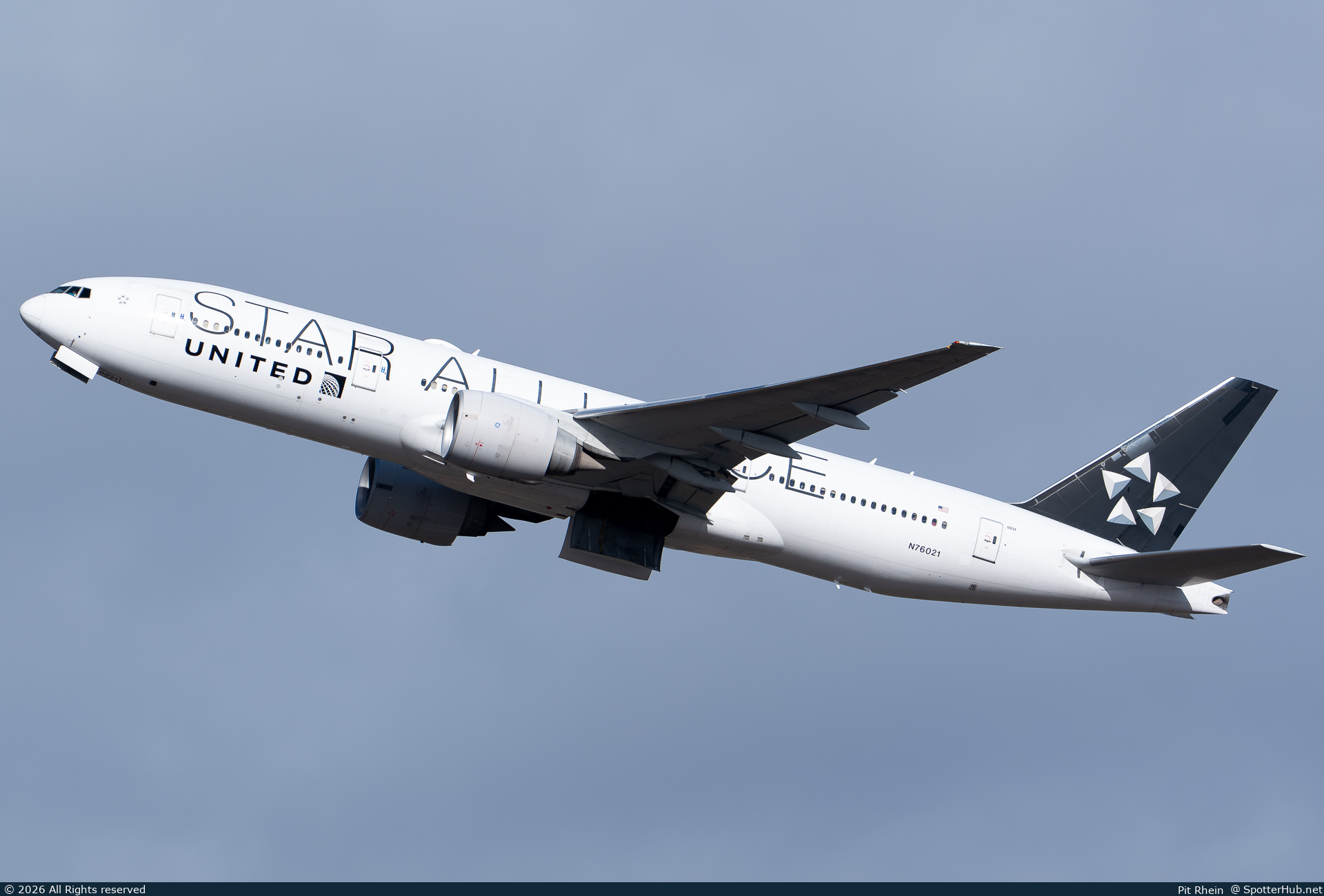 Photo of N76021 - Boeing 777-224(ER) operated by United Airlines