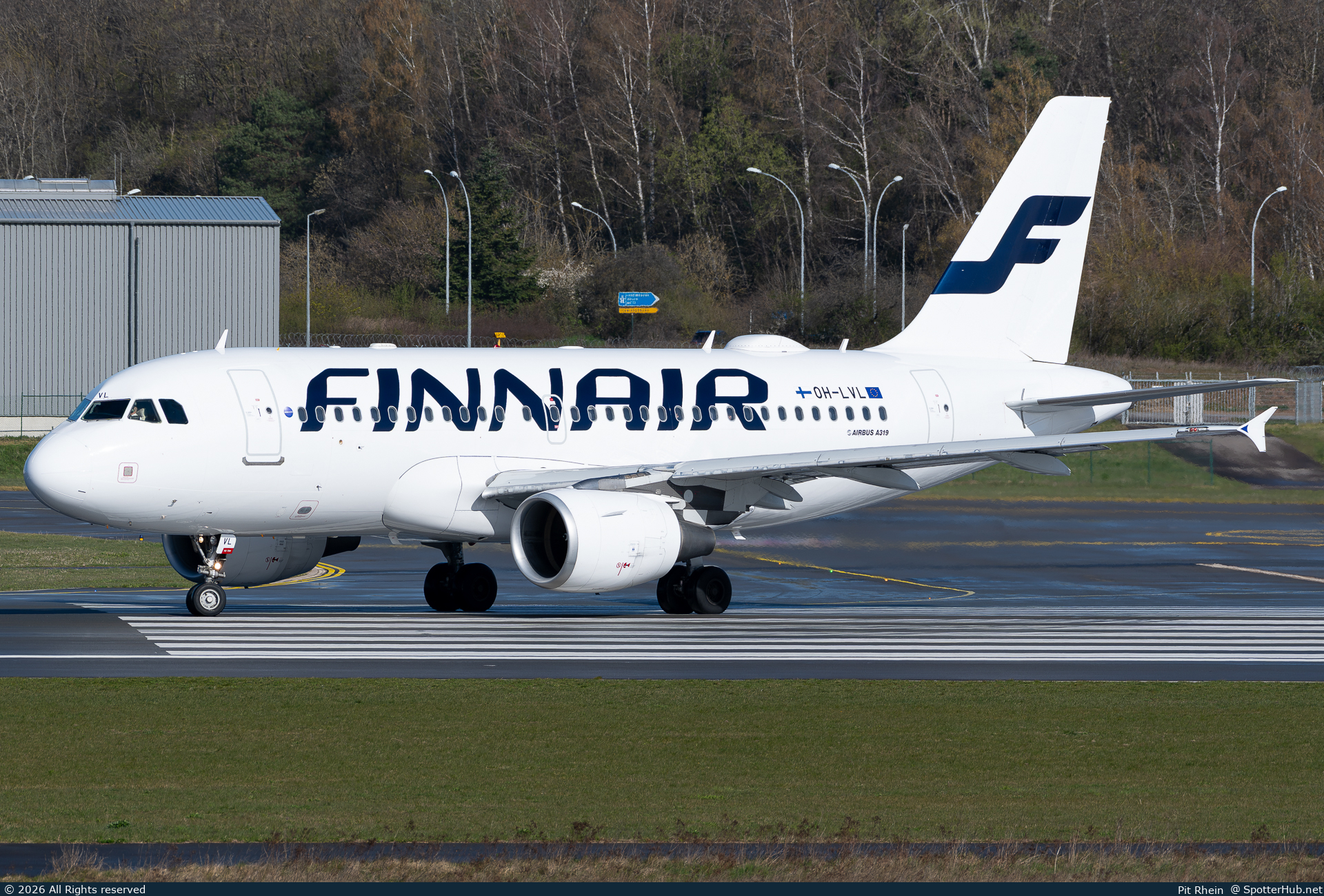 Photo of OH-LVL - Airbus A319-112 operated by Finnair