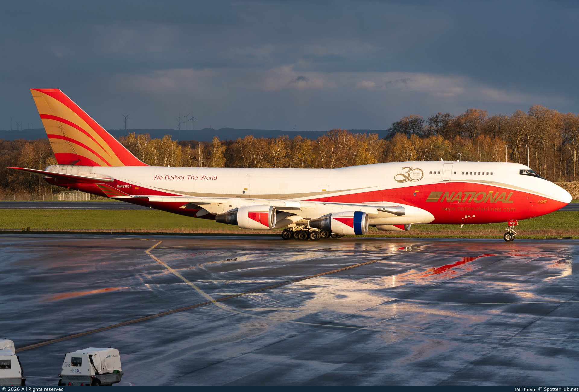 Photo of N936CA - Boeing 747-446(BCF) operated by National Airlines [2006]
