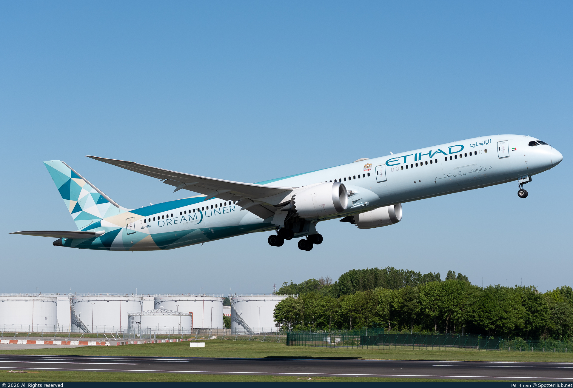 Photo of A6-BMH - Boeing 787-10 Dreamliner operated by Etihad Airways
