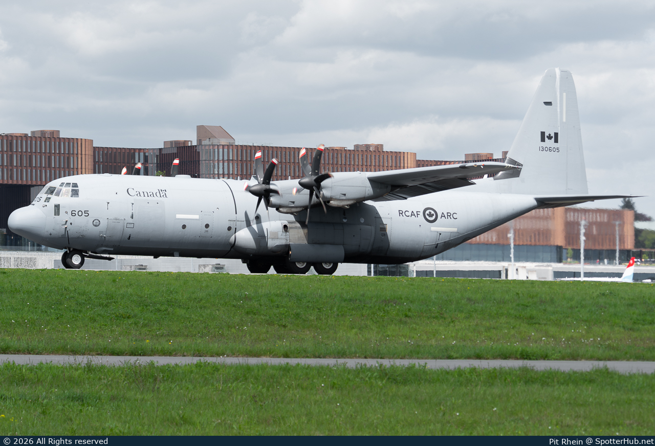 Photo of 130605 - Lockheed Martin CC-130J Hercules operated by Royal Canadian Air Force