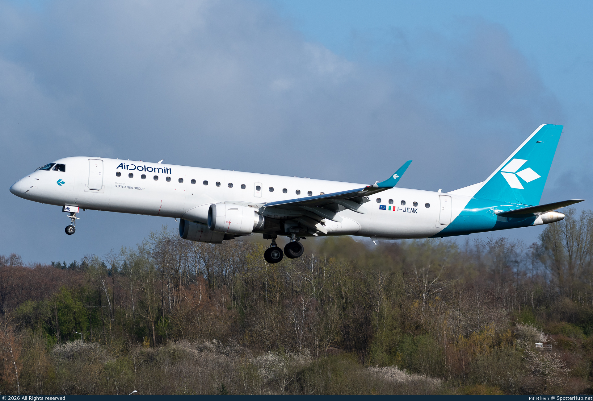 Photo of I-JENK - Embraer ERJ-190LR operated by Air Dolomiti
