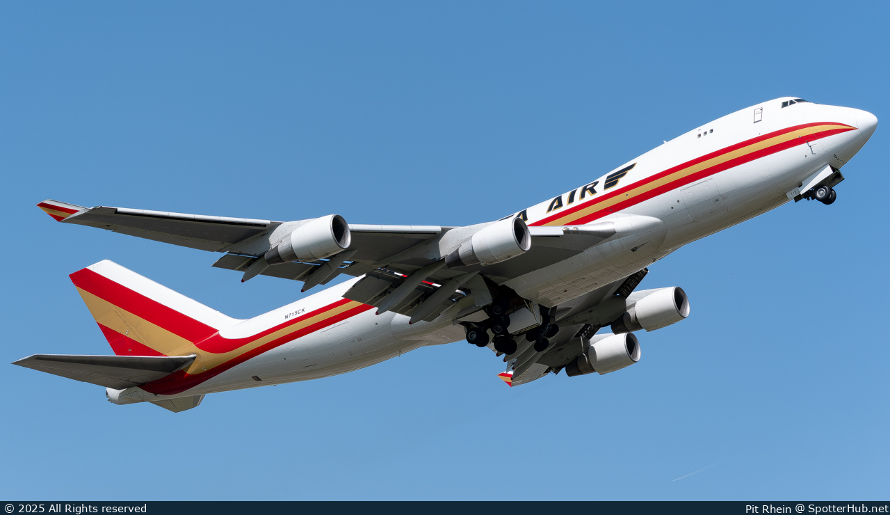 Photo of N715CK - Boeing 747-4B5F operated by Kalitta Air