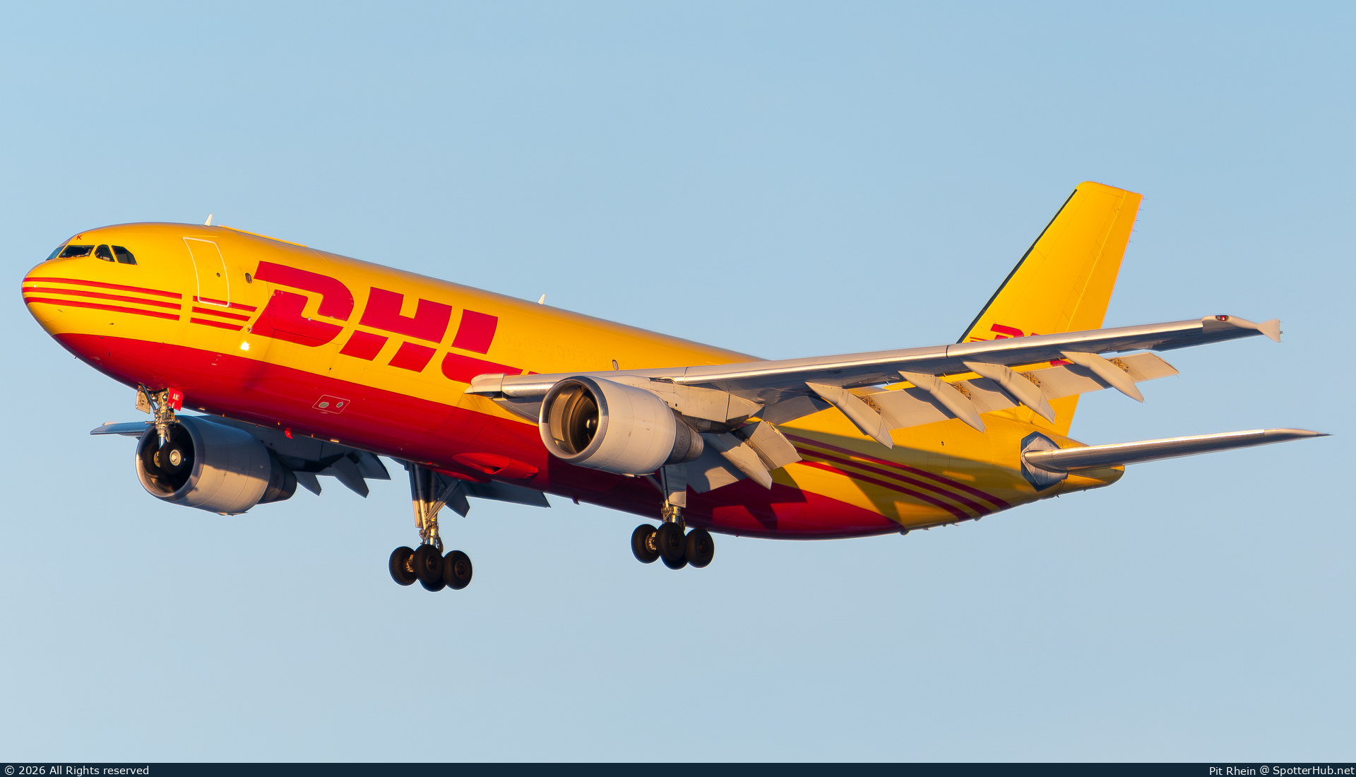 Photo of D-AEAK - Airbus A300B4-622R(F) operated by European Air Transport
