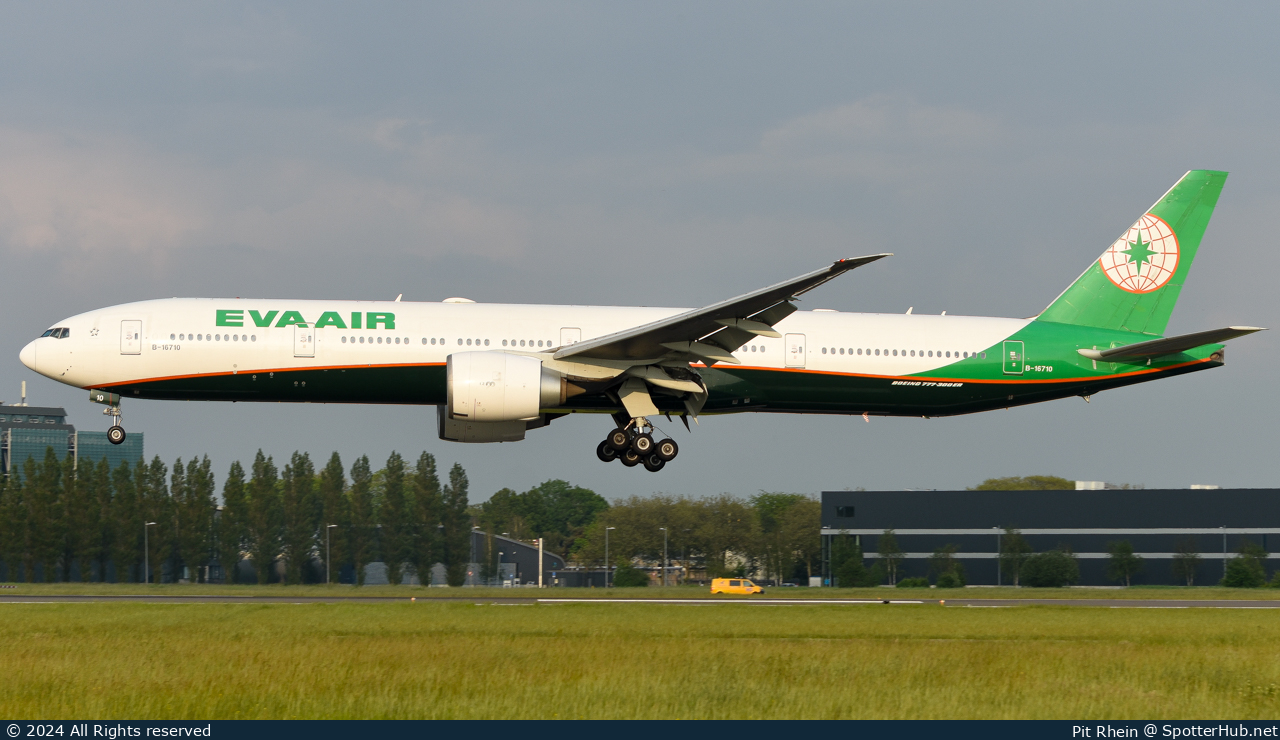 Photo of B-16710 - Boeing 777-35E(ER) operated by EVA Air