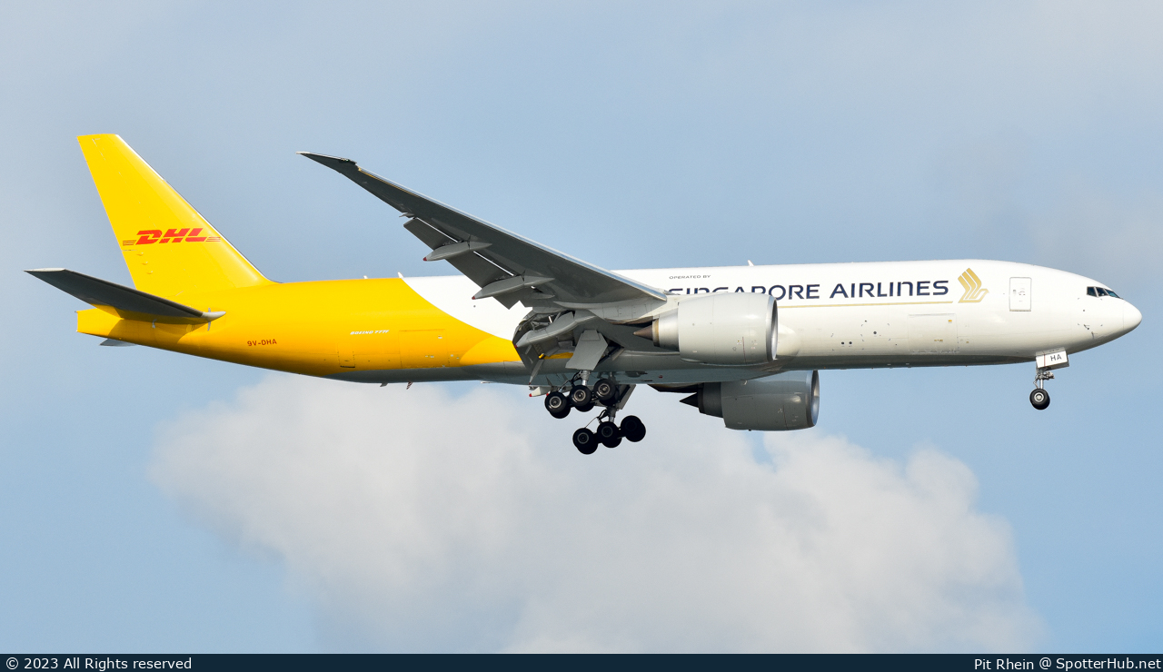 Photo of 9V-DHA - Boeing 777-F operated by Singapore Airlines Cargo