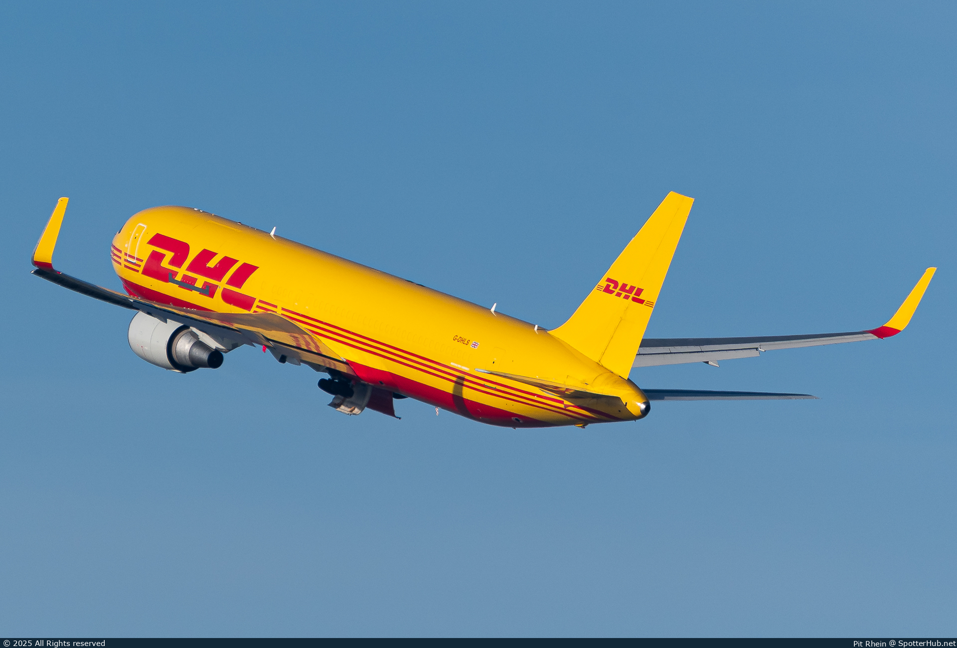Photo of G-DHLS - Boeing 767-316(ER)(BCF) operated by DHL Air