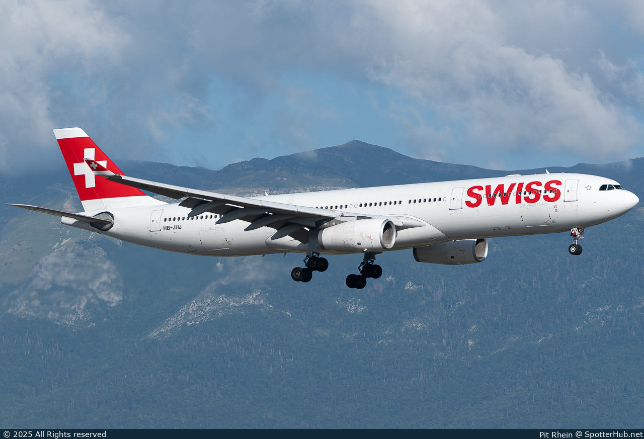 Photo of HB-JHJ - Airbus A330-343 operated by Swiss International Air Lines