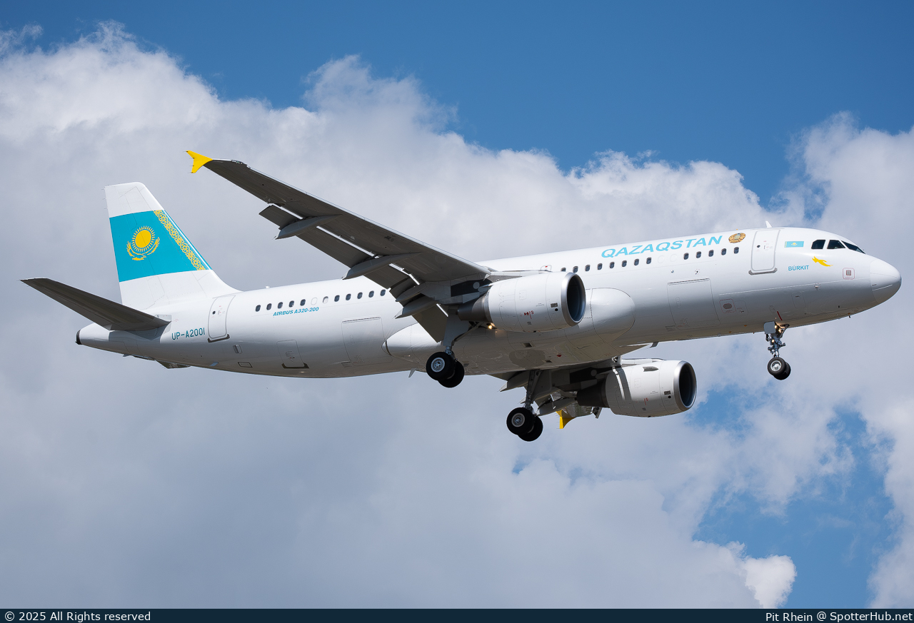 Photo of UP-A2001 - Airbus A320-214(CJ) Prestige operated by Government of Kazakhstan