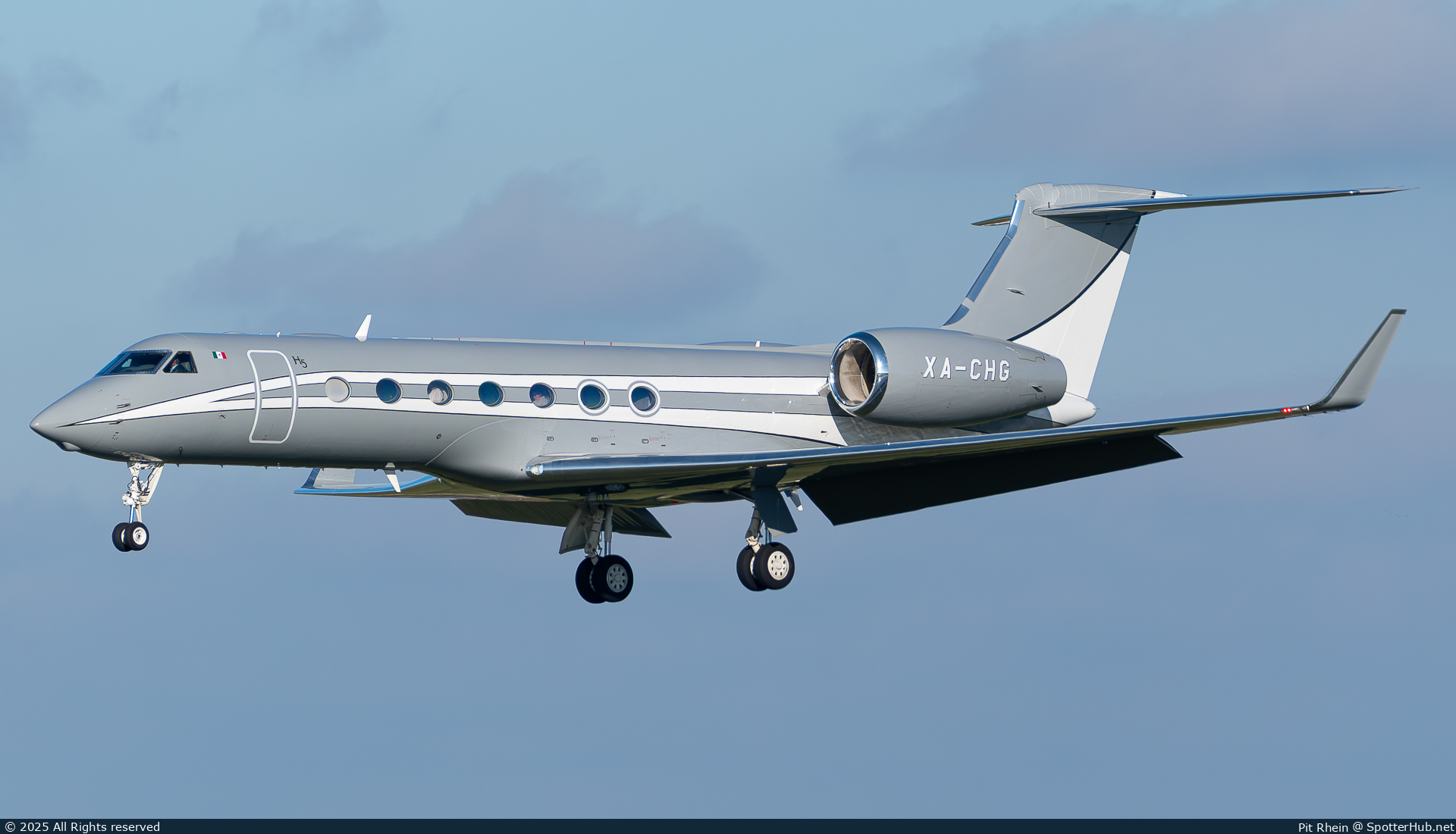 Photo of XA-CHG - Gulfstream GV-SP (G550) operated by OVESA Operadora de Vuelos Ejecutivos