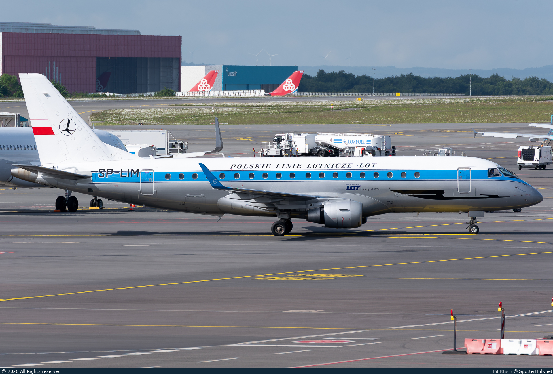 Photo of SP-LIM - Embraer ERJ-175LR operated by LOT Polish Airlines