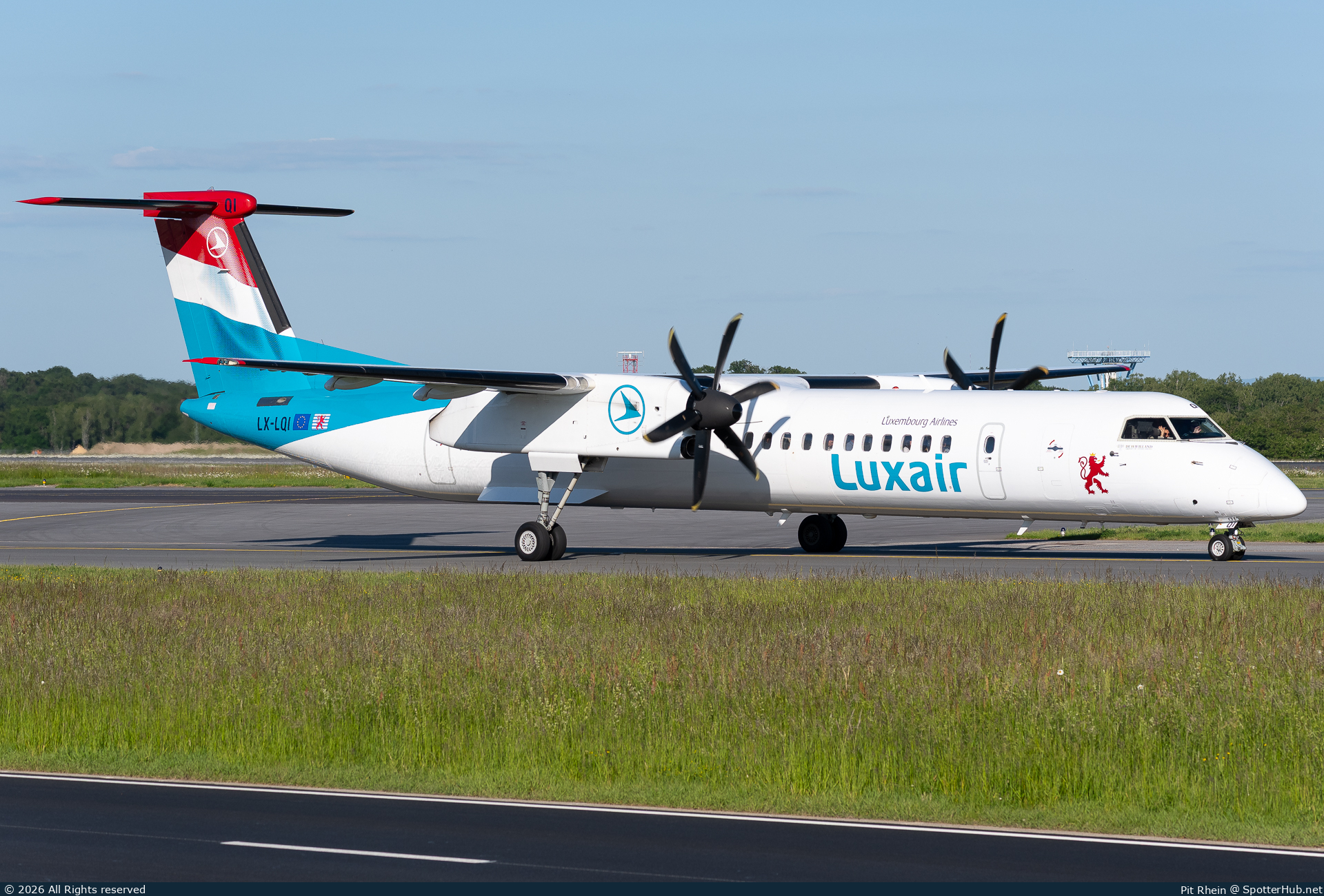 Photo of LX-LQI - Bombardier DHC-8-402 Dash 8 Q400 operated by Luxair