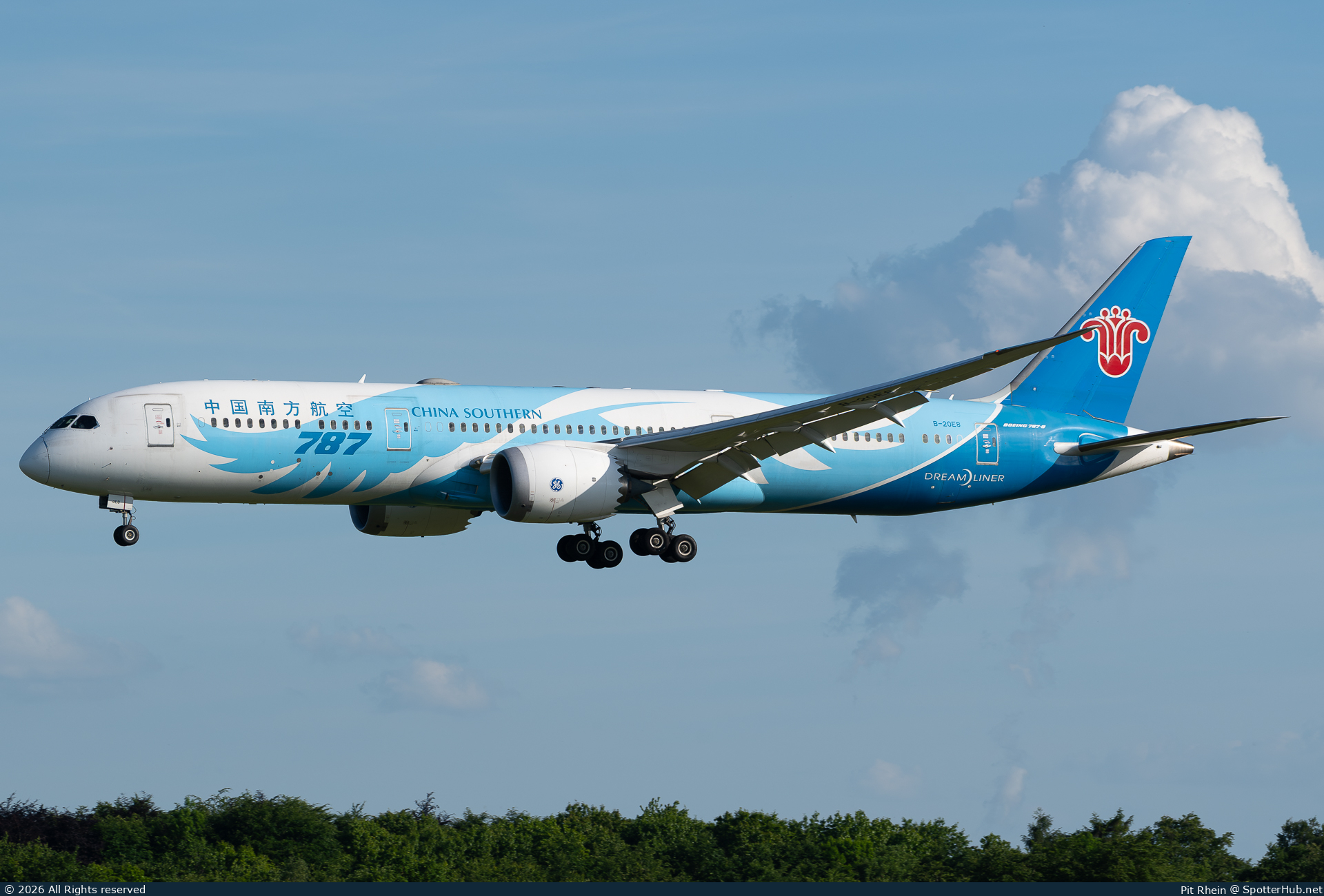 Photo of B-20E8 - Boeing 787-9 Dreamliner operated by China Southern Airlines