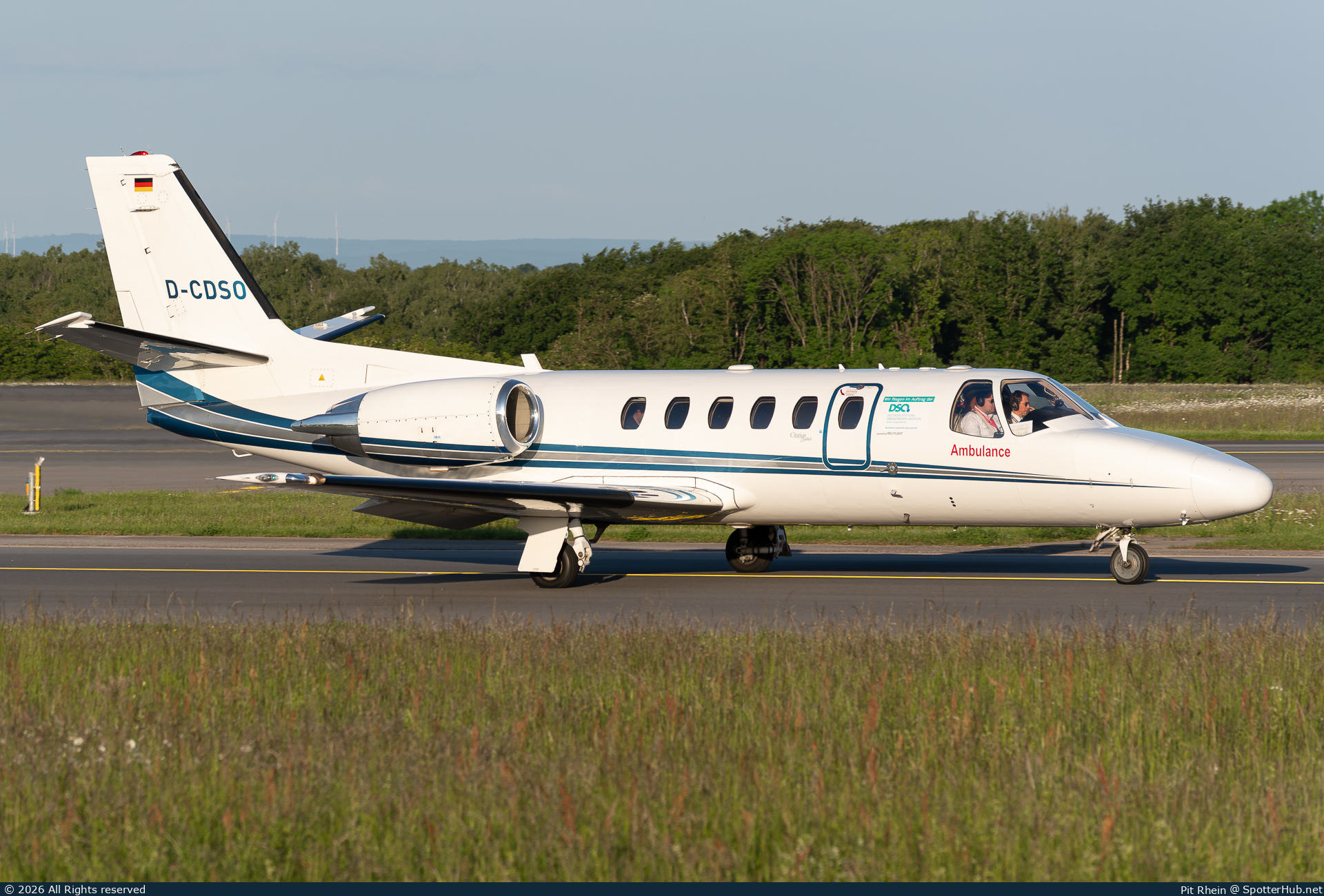 Photo of D-CDSO - Cessna 550B Citation Bravo operated by Heli-Flight