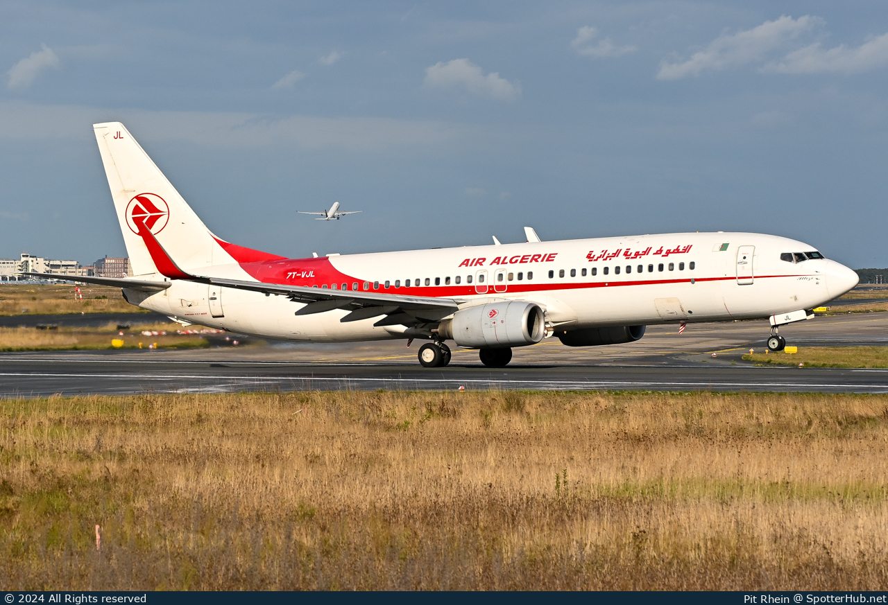Photo of 7T-VJL - Boeing 737-8D6 operated by Air Algérie