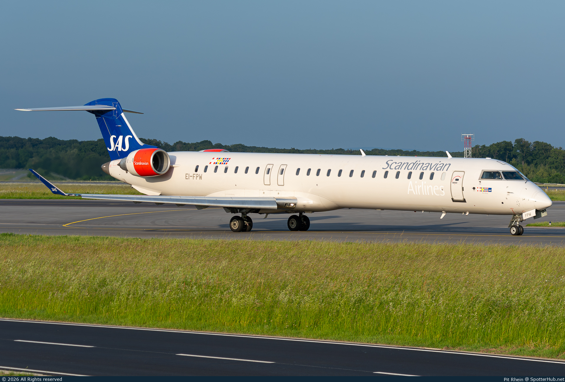 Photo of EI-FPW - Bombardier CRJ-900LR operated by SAS Scandinavian Airlines (opb CityJet)