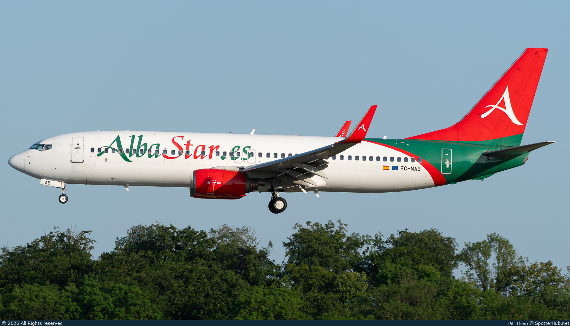 Photo of EC-NAB - Boeing 737-81Q operated by AlbaStar