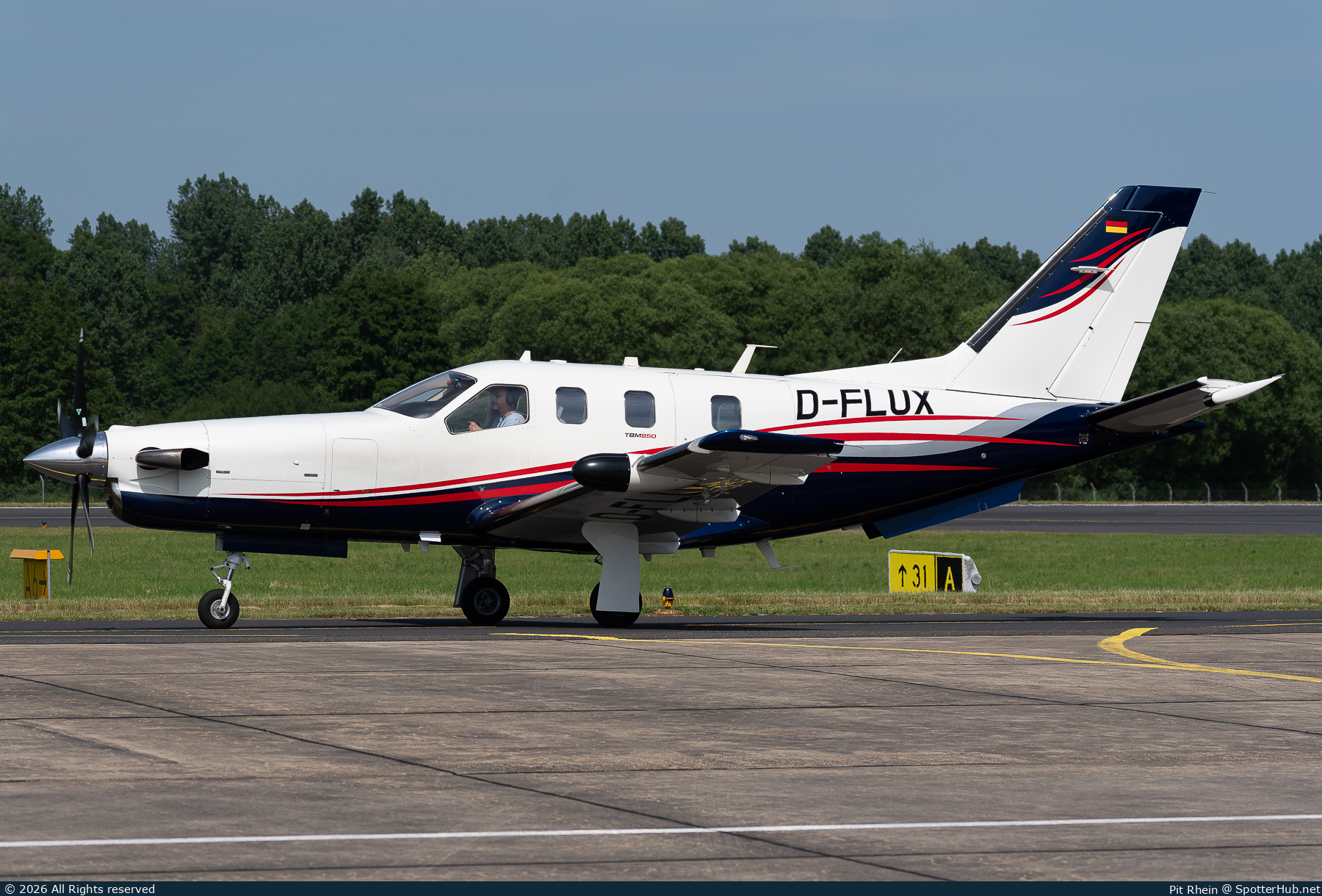 Photo of D-FLUX - SOCATA TBM 850 operated by Private