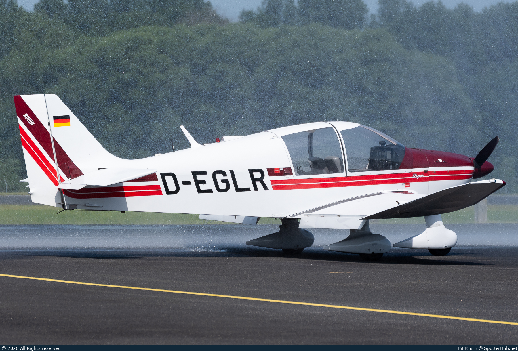 Photo of D-EGLR - Robin DR400/180 Régent operated by Verein für Luftfahrt Mönchengladbach, Rheydt & Umgebung