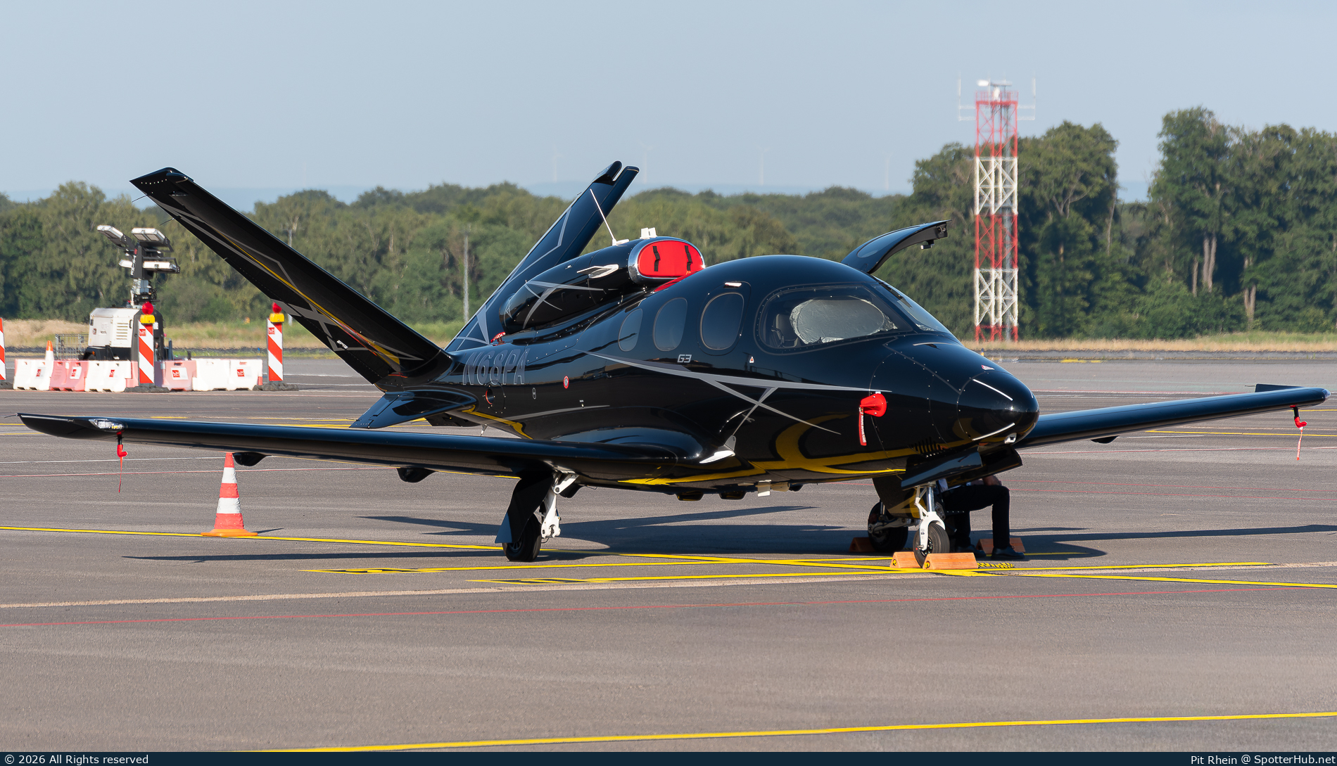 Photo of N68PA - Cirrus Vision Jet G3 operated by Private