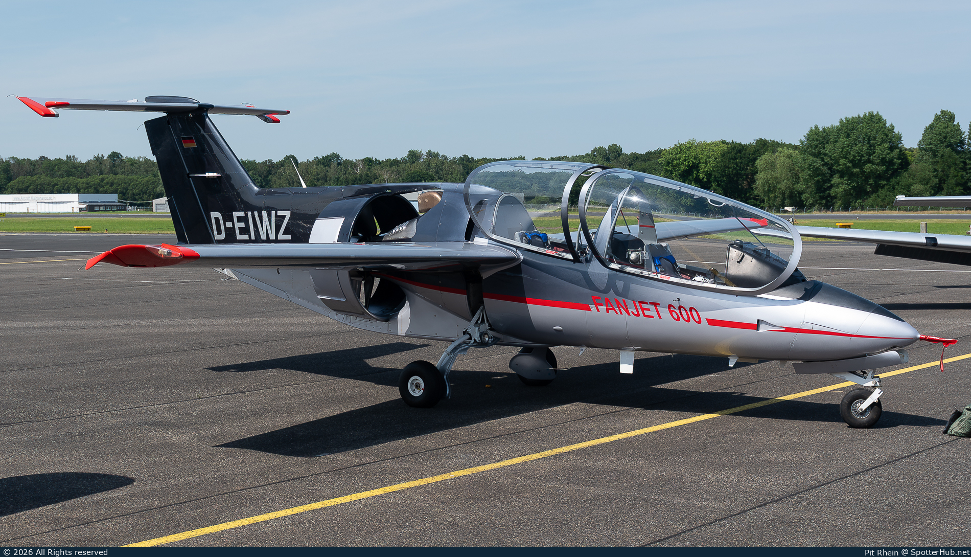 Photo of D-EIWZ - RFB Fanjet 600 operated by Private