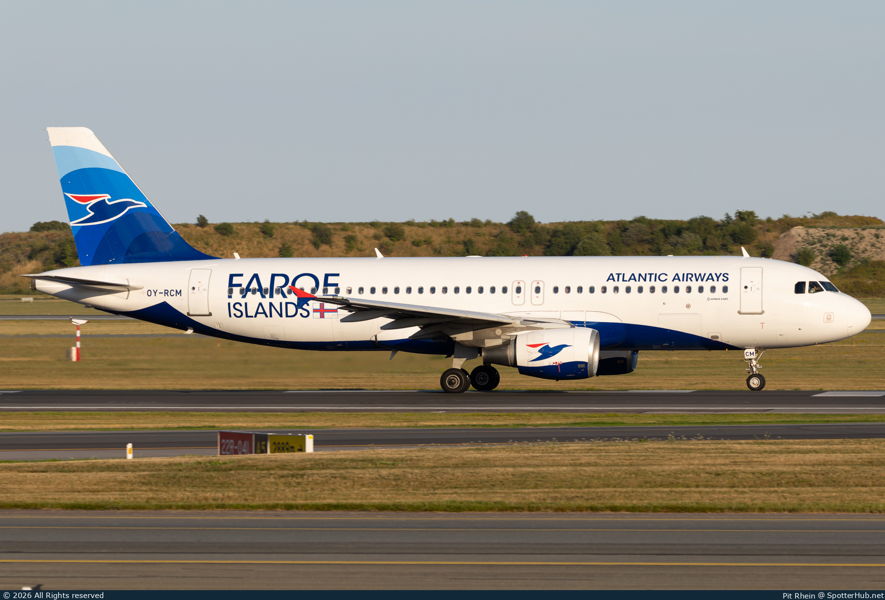 Photo of OY-RCM - Airbus A320-214 operated by Atlantic Airways